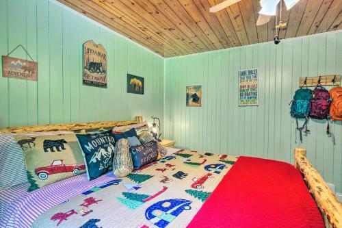 Lake Lure Cottage With Entertainment Backyard!