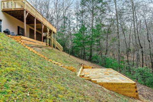 Creekside Cottage