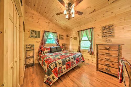 Smoky Mountain Cabin Hideaway With Fire Pit!