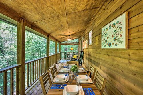 Quaint Murphy Cabin With Fire Pit And Forest View