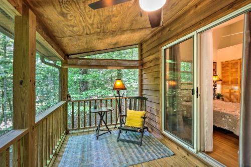 Quaint Murphy Cabin With Fire Pit And Forest View