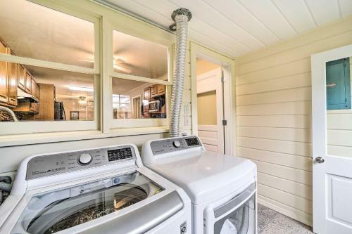 Quaint Tulsa Home With Yard, 5 Mi To Downtown!