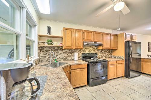 Quaint Tulsa Home With Yard, 5 Mi To Downtown!