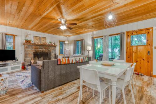 Foxberry Hideaway