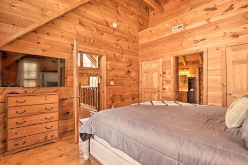 Sunny Cabin With Game Room In Shagbark Resort!