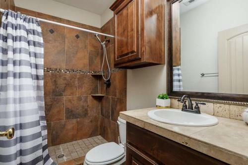 Cozy Home Near Stockyards Fort Worth