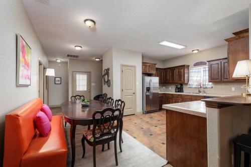 Cozy Home Near Stockyards Fort Worth