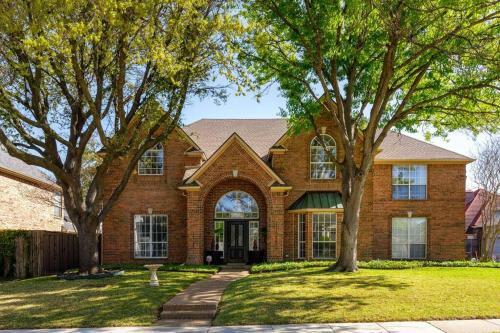 Elegant Executive Retreat In Plano/north Dallas
