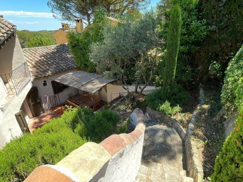Spacious Holiday Home In Mouans-sartoux With Garden