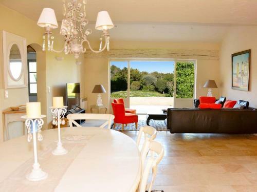 Spacious Holiday Home In Mouans-sartoux With Garden