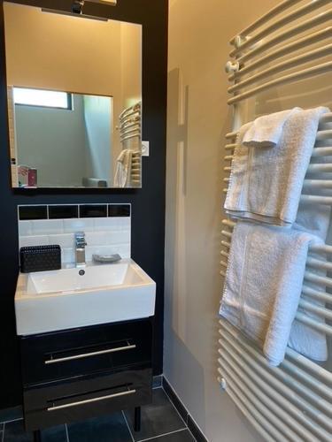 Apartamento Chambre Tout Confort Avec Commodit�s Espace Repas Wifi Parking