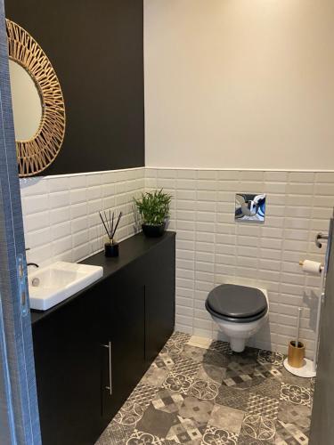 Apartamento Chambre Tout Confort Avec Commodit�s Espace Repas Wifi Parking