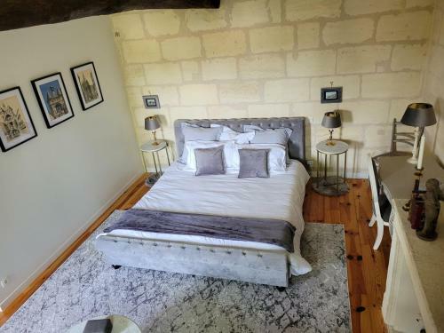 4 Bedrooms In A Charming House With Swimming Pool
