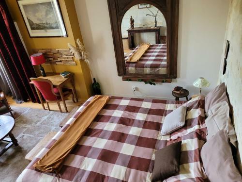 4 Bedrooms In A Charming House With Swimming Pool