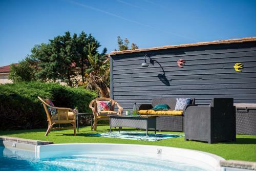 4 Bedrooms In A Charming House With Swimming Pool