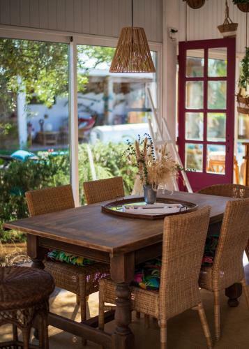 4 Bedrooms In A Charming House With Swimming Pool
