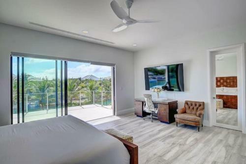 Own House, With A Pool! Your Vacation Will Be Remembered For A Long Time!