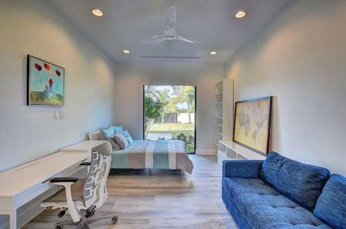 Own House, With A Pool! Your Vacation Will Be Remembered For A Long Time!
