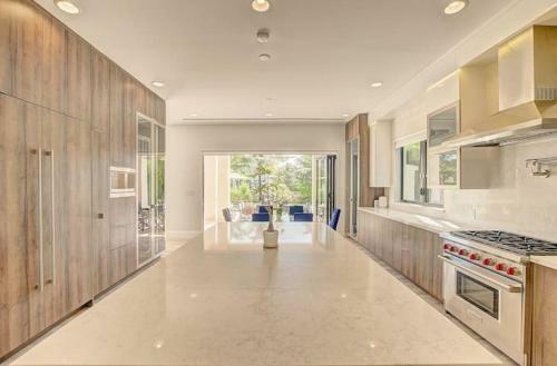 Own House, With A Pool! Your Vacation Will Be Remembered For A Long Time!