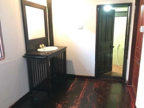 Hostal Y Not Lao Villa