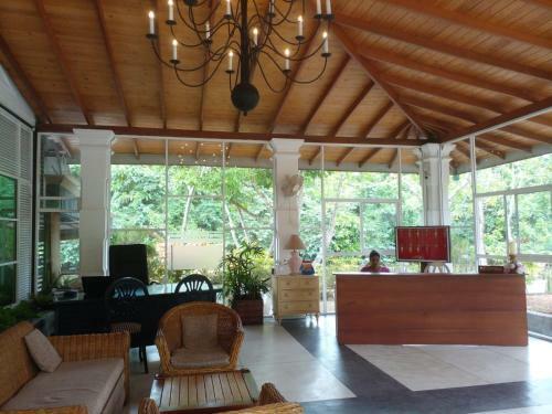 Hotel Amaa River Garden