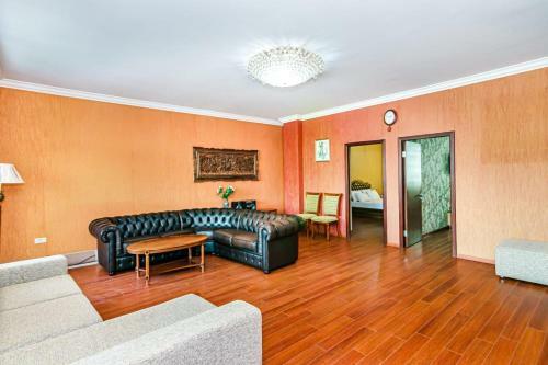 Apartment 10 Mandarin