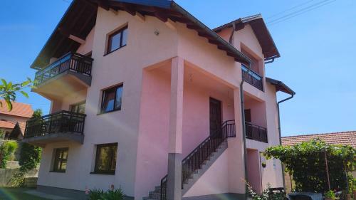 Ensa Apartments