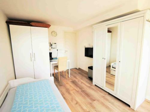 1 Zimmer Apartment Blauer Seestern Allensbach Ferienwohnung