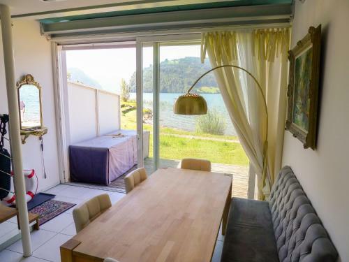 Apartment Waterfront Stays
