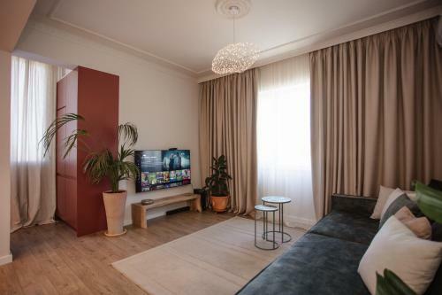 Exquisite, Stylish, Center Apartment