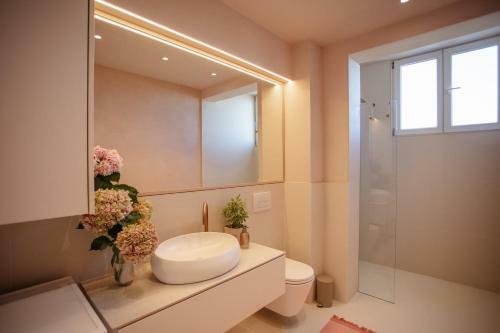 Exquisite, Stylish, Center Apartment