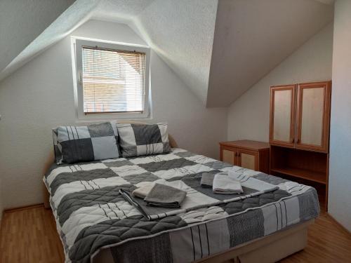 Apartment Em 2