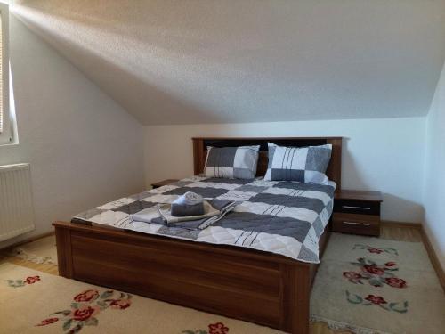 Apartment Em 2