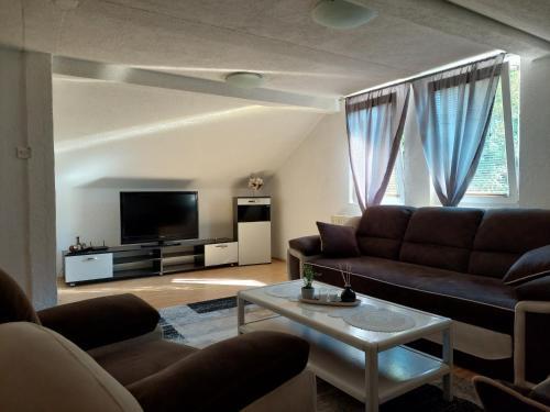 Apartment Em 2