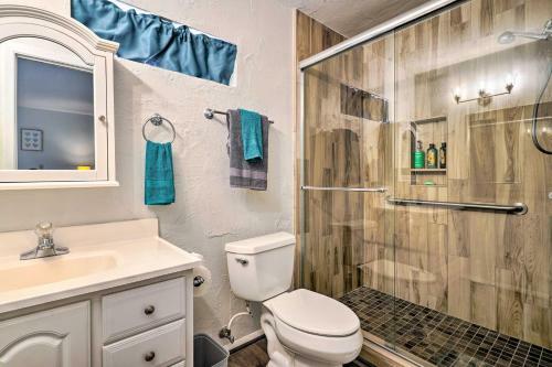 Vibrant Family Home With Grill, Walk Downtown!
