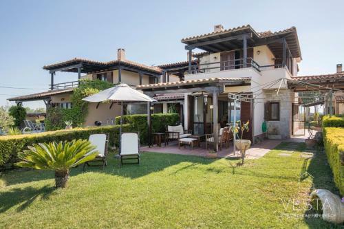 Galini Villa, 3 Bdrms, Sea Views & Private Garden