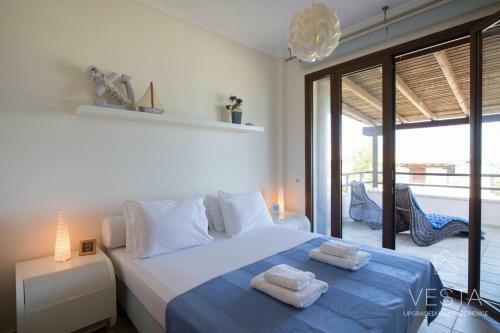 Galini Villa, 3 Bdrms, Sea Views & Private Garden