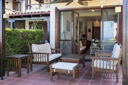 Galini Villa, 3 Bdrms, Sea Views & Private Garden