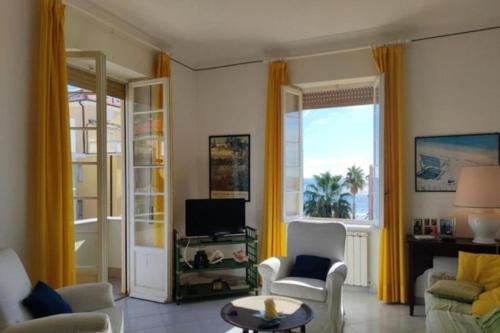 Apartamento Fronte Mare, Pieno Centro!