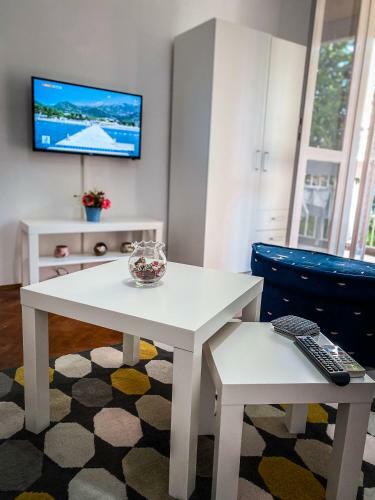 Vemi Apartment