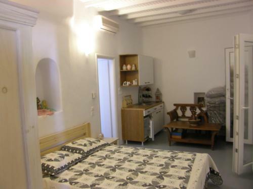 Feroniki Mykonos