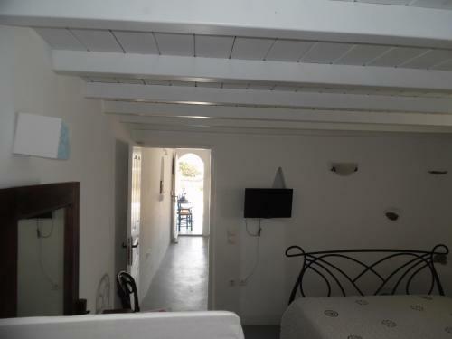 Feroniki Mykonos