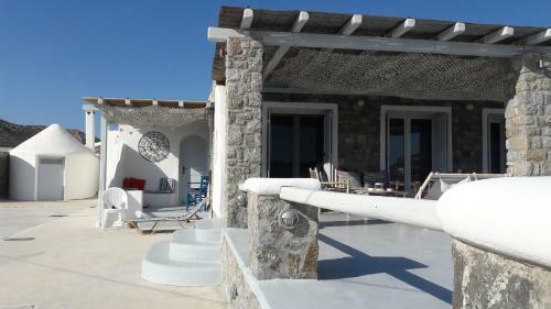 Feroniki Mykonos