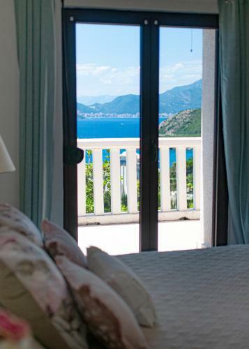 Door To Summer, Villa Near The Beach