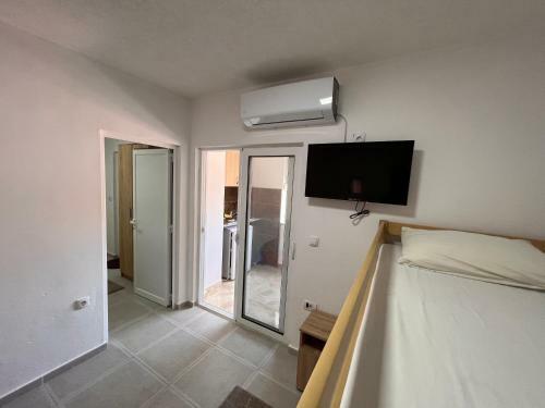 Brona Apartments