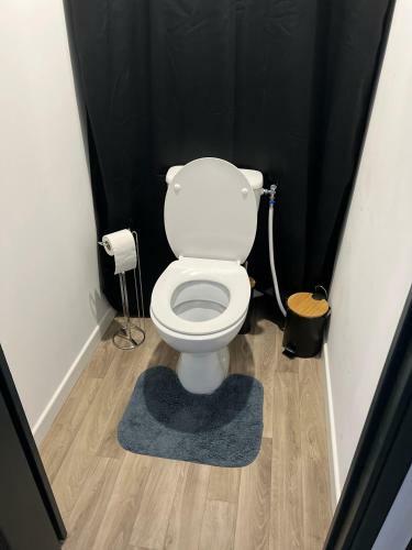 Hostal Room In Guest Room - Comfortable Room 35m2