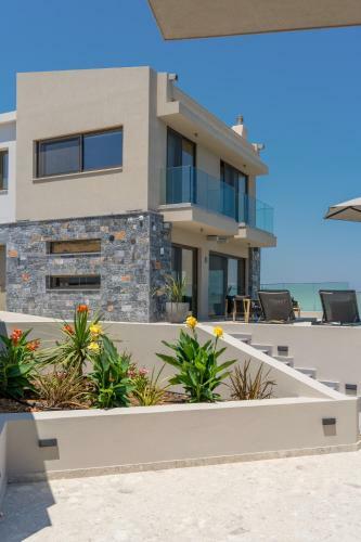 Luxurious Villa Aqua - With 2 Heated Pools