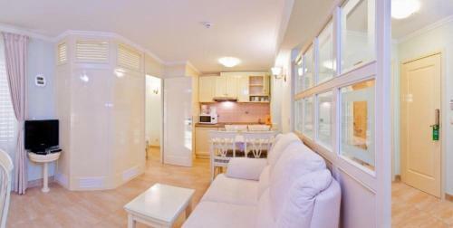 Hostal Apartments And Rooms Beachfront Luxury Condos