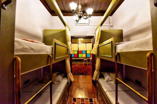 Lords Hostel & Pub