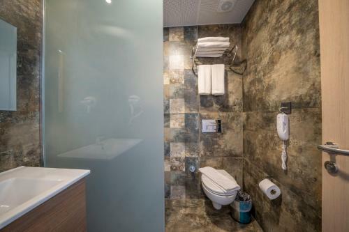 Ol?ve Tree Hotel